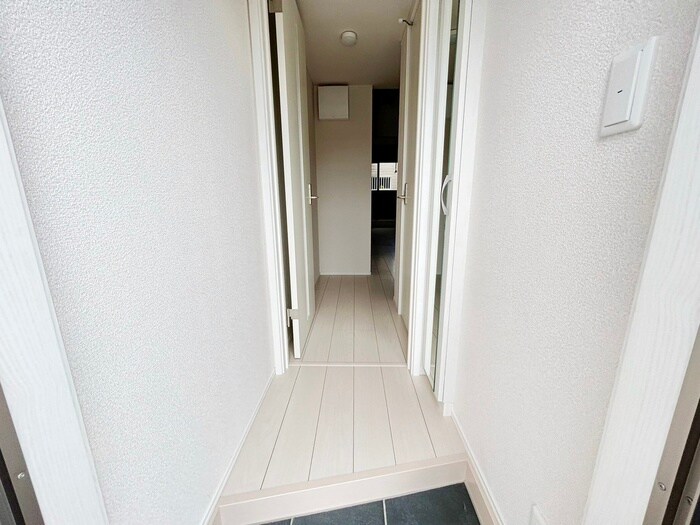 物件内観写真17　(玄関)
