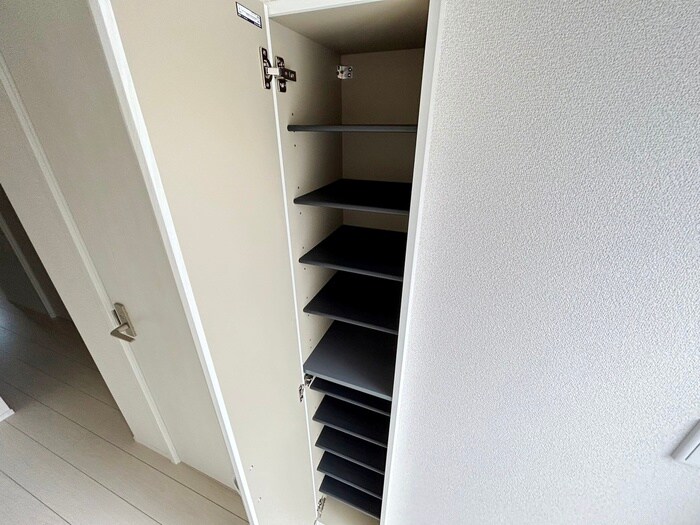 物件内観写真18　(靴箱)