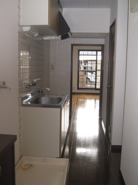 物件内観写真10　(廊下)