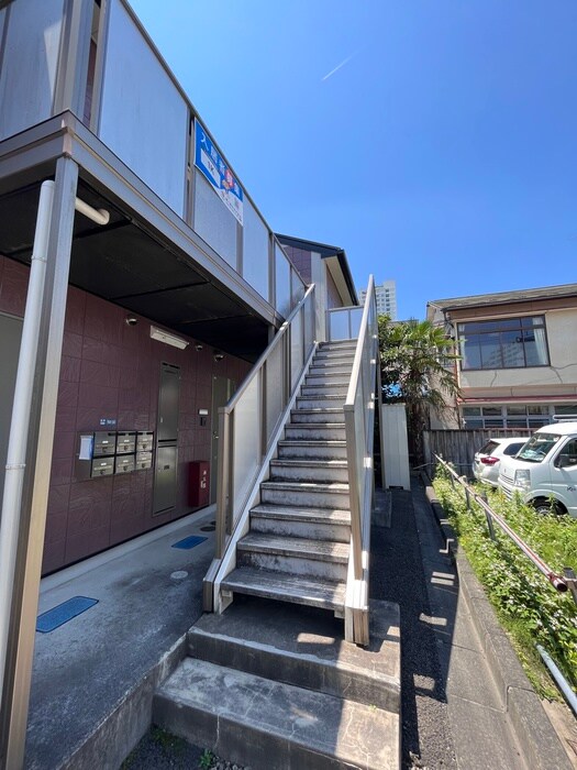 物件外観写真5　(エントランス部分)