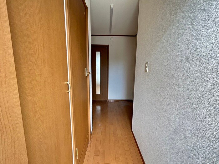 物件内観写真17　(廊下)