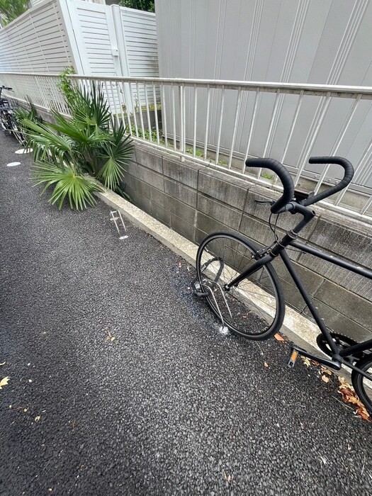 物件外観写真5　(駐輪場)