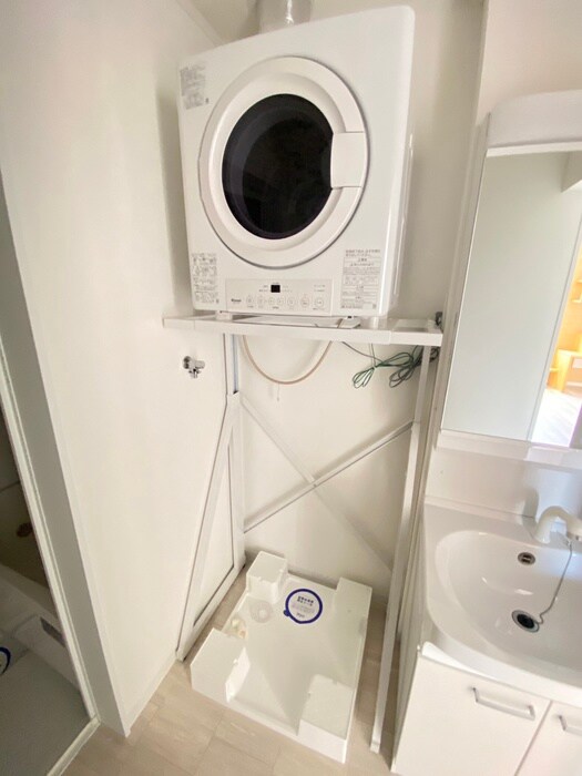 物件内観写真16　(洗濯機置場)