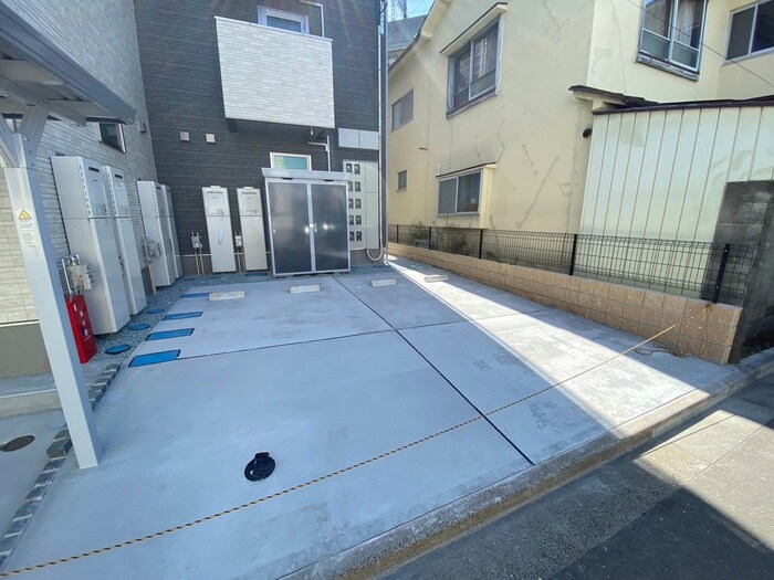 物件外観写真2　(駐車場)