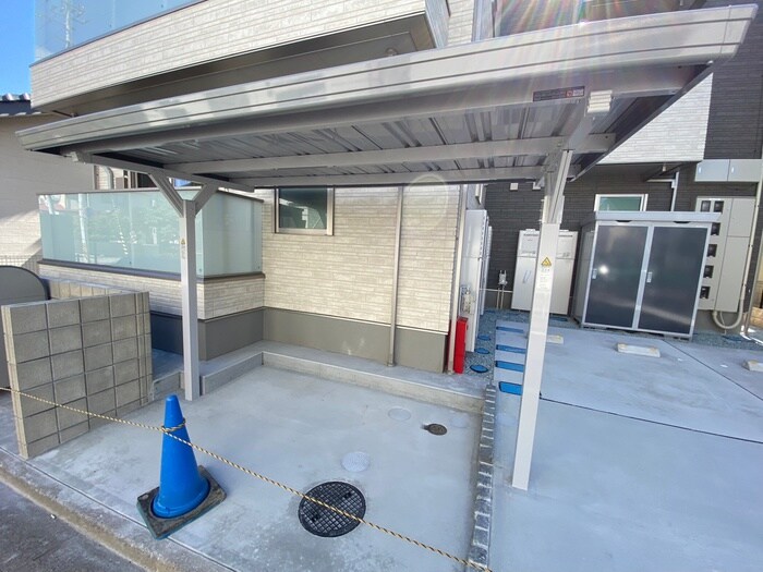 物件外観写真3　(駐輪場)