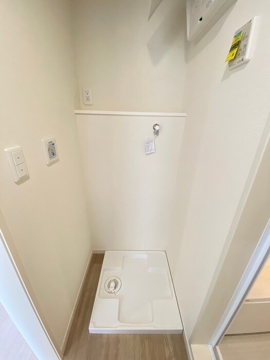 物件内観写真14　(洗濯機置場)