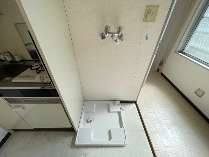 物件内観写真12　(洗濯機置場)