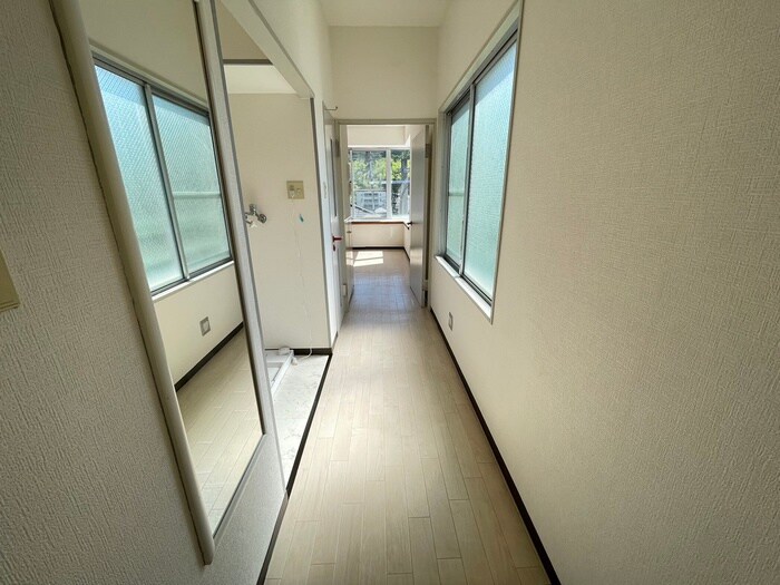 物件内観写真14　(廊下)