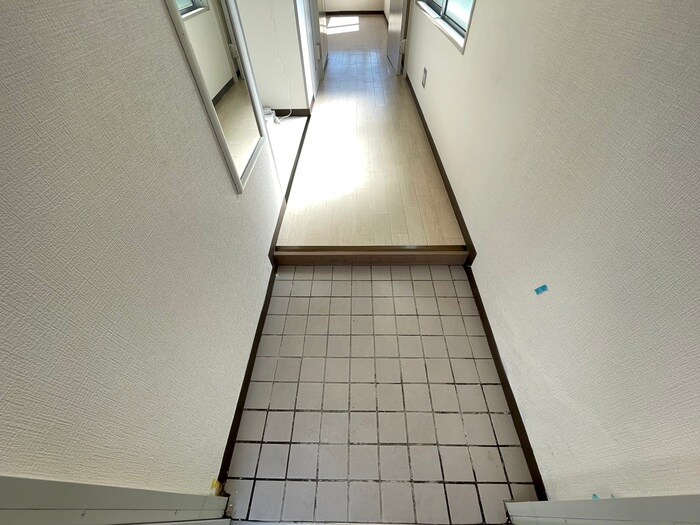 物件内観写真18　(玄関)