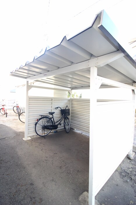 物件外観写真5　(駐輪場)