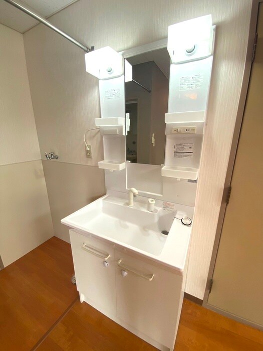 物件内観写真12　(洗面)