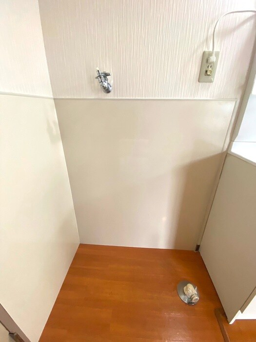 物件内観写真15　(洗濯機置場)