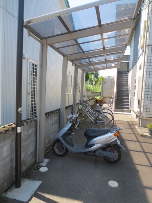 物件外観写真3　(駐輪場)