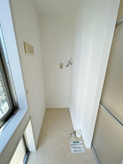 物件内観写真12　(洗濯機置場)