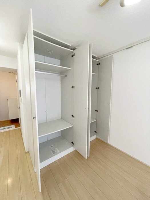 物件内観写真16　(収納)