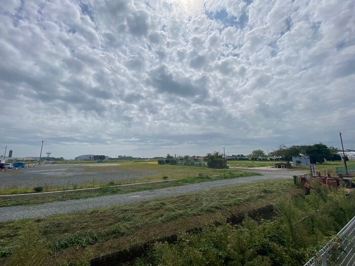 物件内観写真20　(室内からの展望)