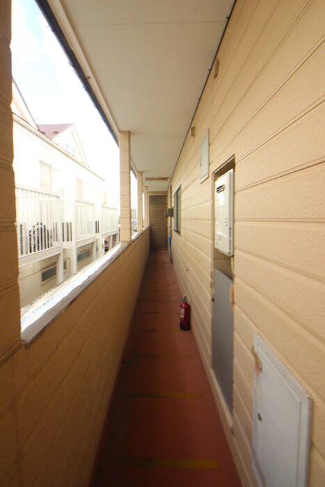 物件外観写真4　(エントランス部分)