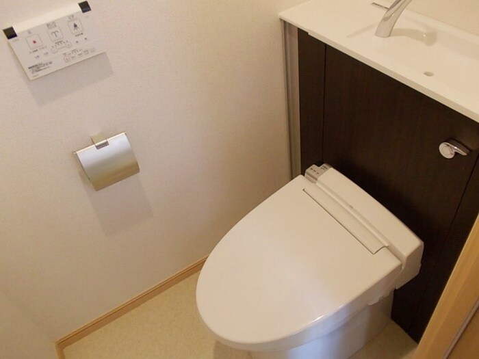 物件内観写真8　(トイレ)