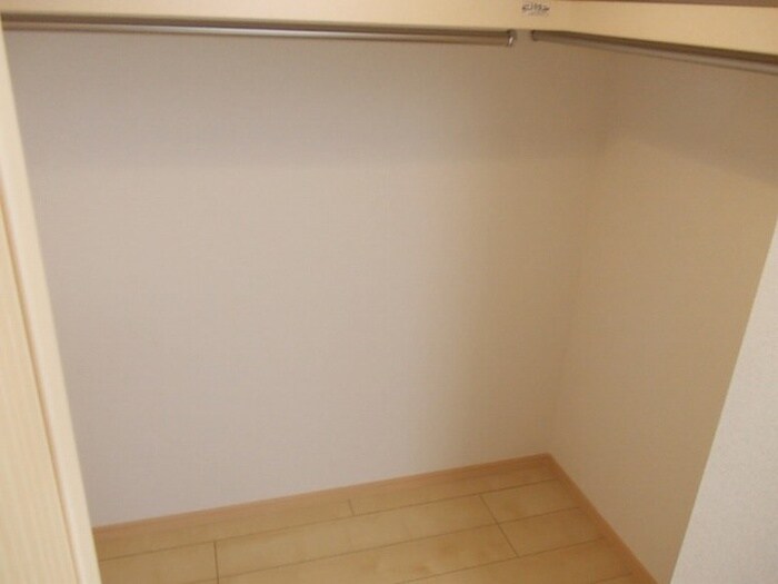 物件内観写真9　(収納)
