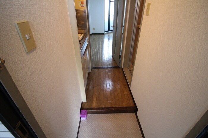 物件内観写真7　(玄関)