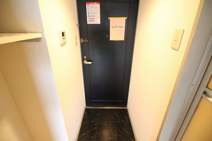 物件内観写真14　(玄関)