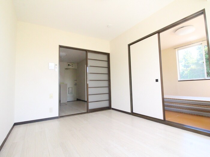 物件内観写真8　(居室)