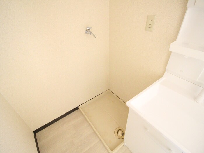 物件内観写真13　(洗濯機置場)