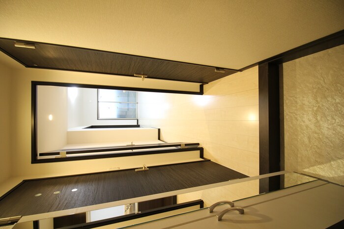 物件内観写真7　(玄関)