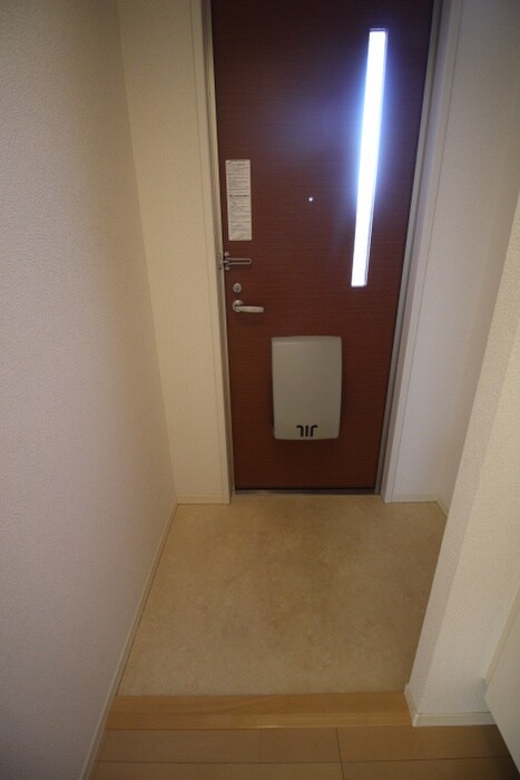 物件内観写真8　(玄関)