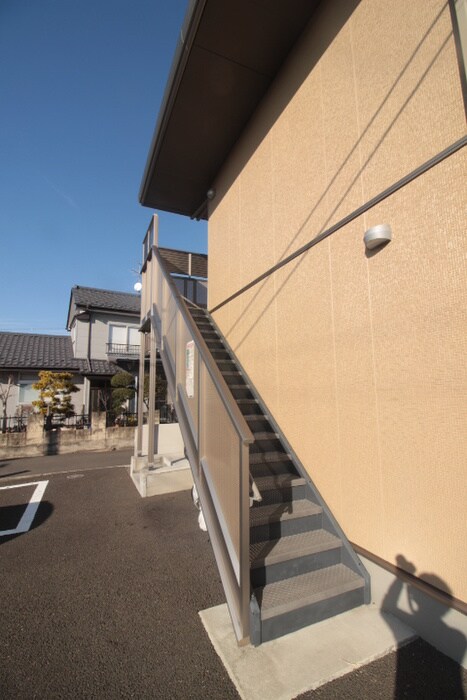 物件外観写真6　(エントランス部分)