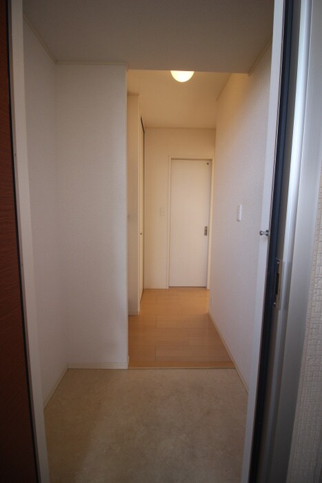 物件内観写真10　(廊下)
