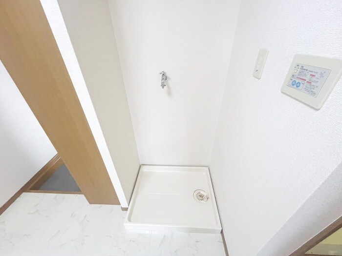 物件内観写真13　(洗濯機置場)