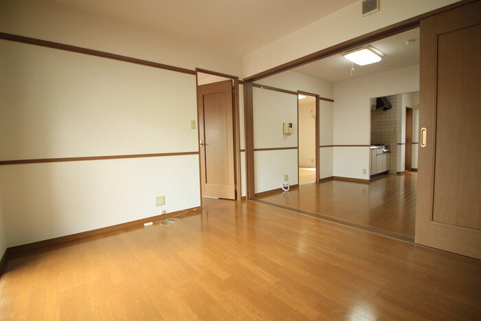 物件内観写真8　(居室)