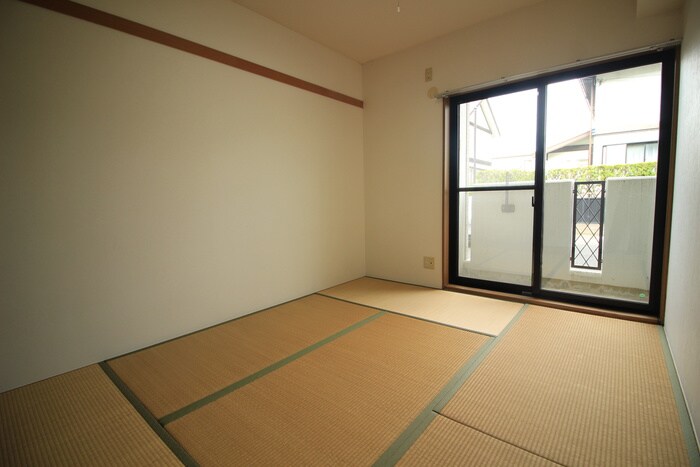 物件内観写真10　(居室)