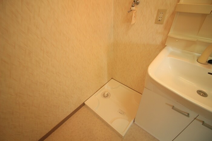 物件内観写真14　(洗濯機置場)