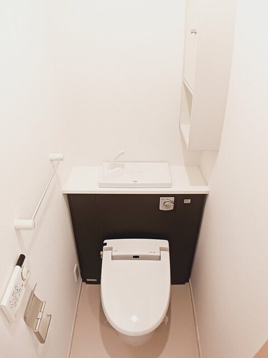 物件内観写真8　(トイレ)