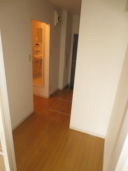 物件内観写真14　(廊下)