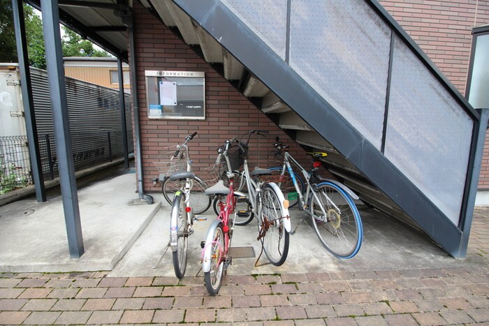 物件外観写真5　(駐輪場)