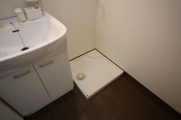 物件内観写真15　(洗濯機置場)