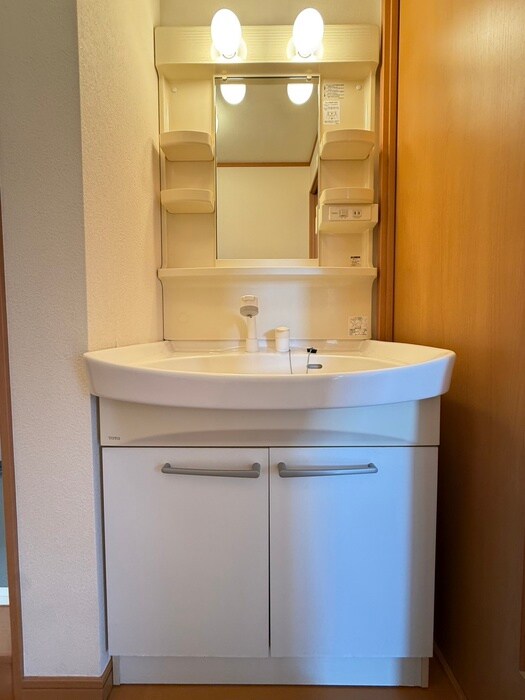 物件内観写真12　(洗面)