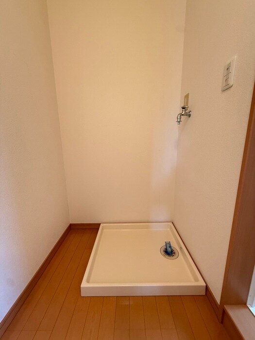 物件内観写真17　(洗濯機置場)