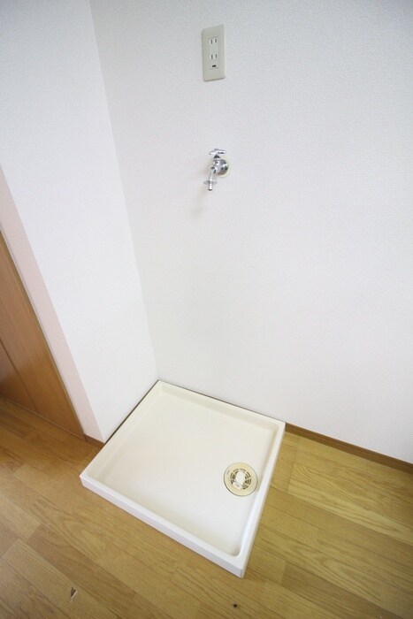 物件内観写真13　(洗濯機置場)