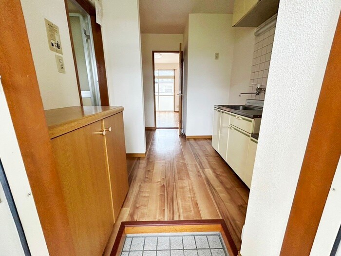 物件内観写真17　(玄関)