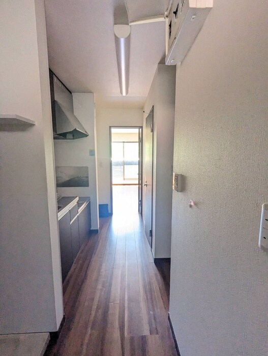 物件内観写真20　(廊下)