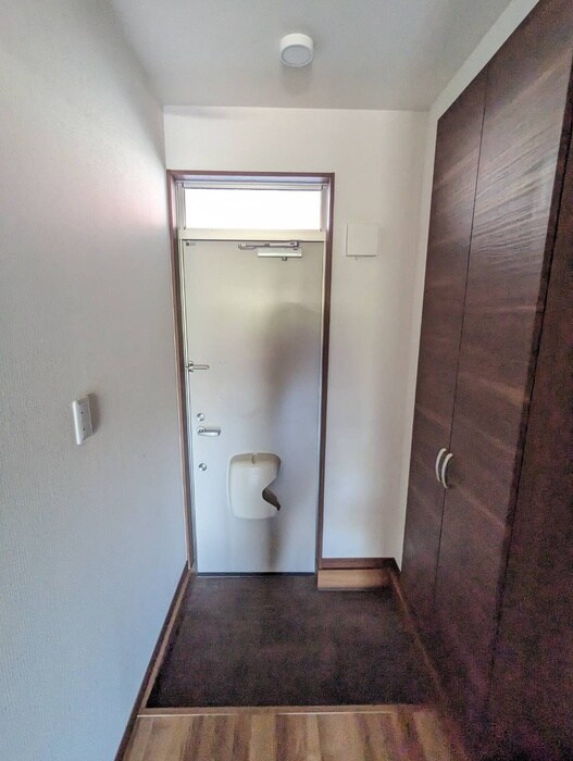 物件内観写真22　(玄関)