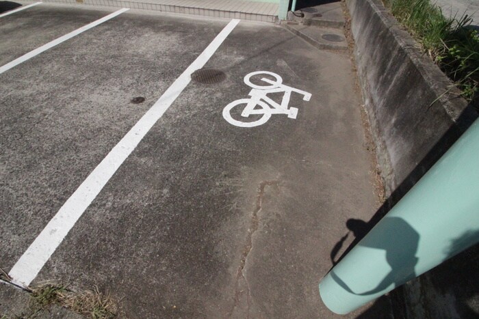 物件外観写真6　(駐輪場)