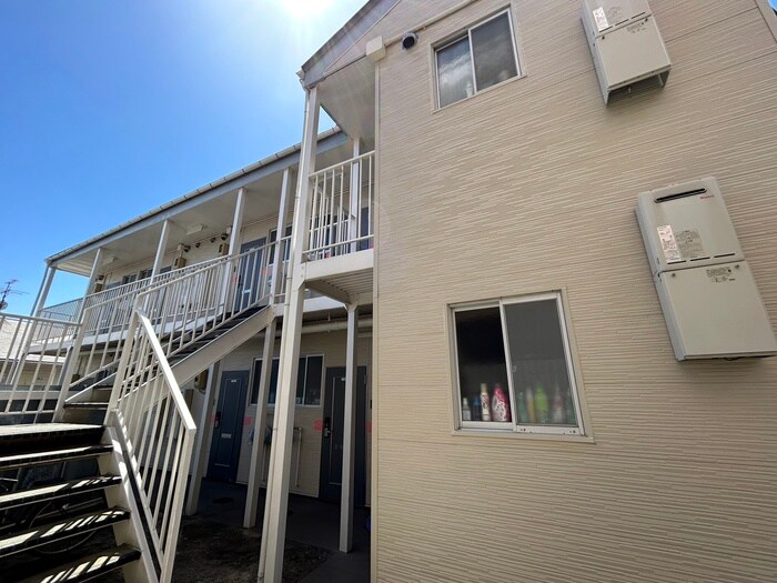 物件外観写真6　(エントランス部分)