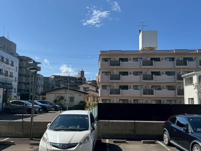 物件内観写真15　(室内からの展望)