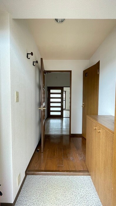 物件内観写真19　(玄関)