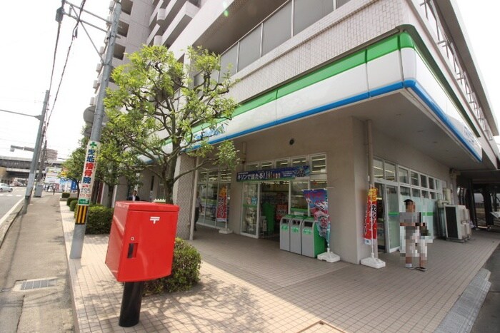 ファミリーマート八乙女店